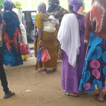 Assembly polls: Edo government feeds women, woos voters with wrappers