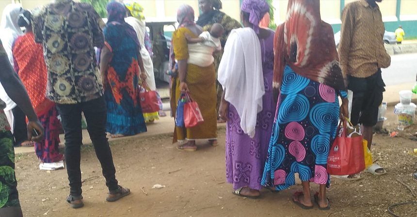 Assembly polls: Edo government feeds women, woos voters with wrappers