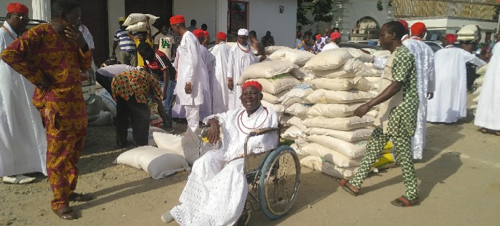 ‘Dissident Enigie’ get amnesty, receive foodstuff from Oba of Benin