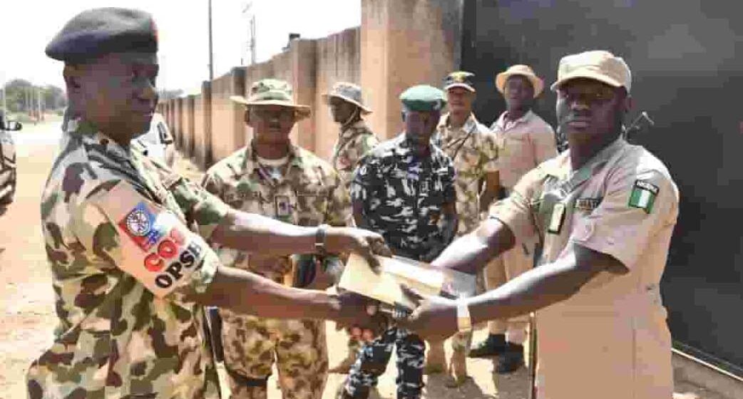 Soldiers honoured for rejecting N1.5m bribe