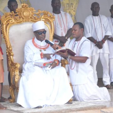 Inter-faith prayers: Oba of Benin reads from Bible