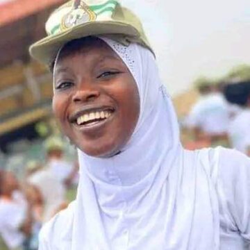 Corps member returns lost iPhone 13 Pro Max