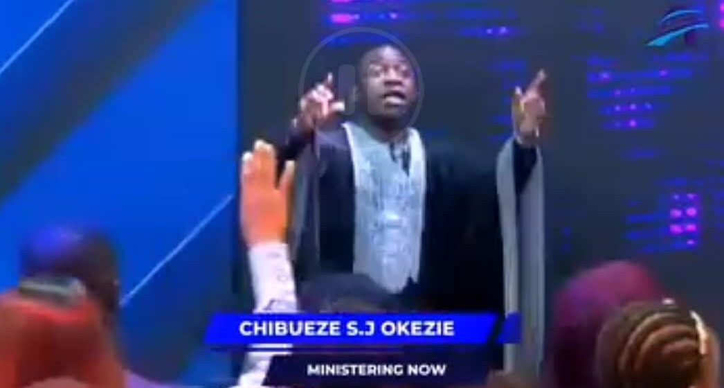 Pastor prays for dollar to crash breaks internet