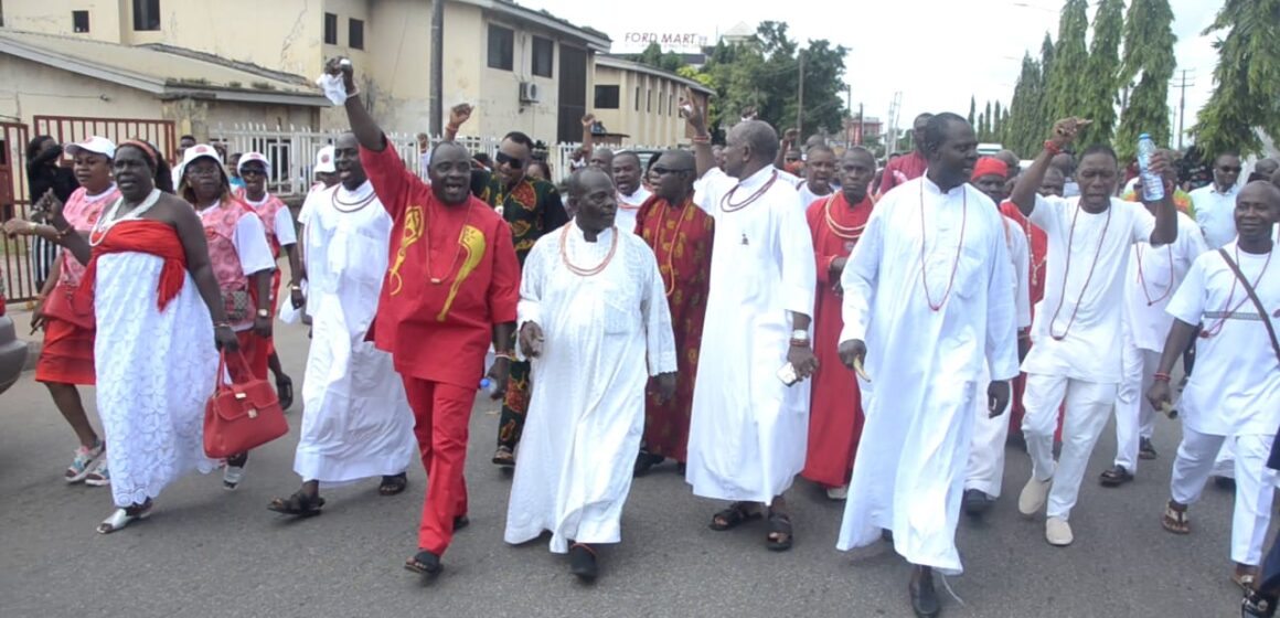 Chiefs kick against govt attack on Oba of Benin