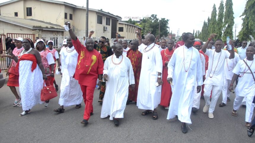 Chiefs kick against govt attack on Oba of Benin