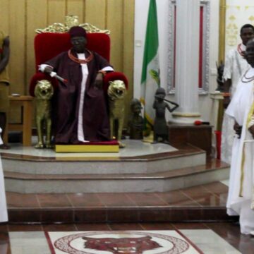 Oba of Benin extends ties to ‘descendants’