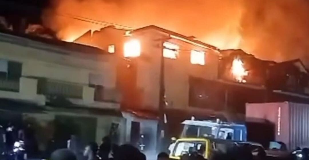 53f7489d-0cce-4bf8-be88-20177ad50f0b Lagos govt to probe Alaba market fire