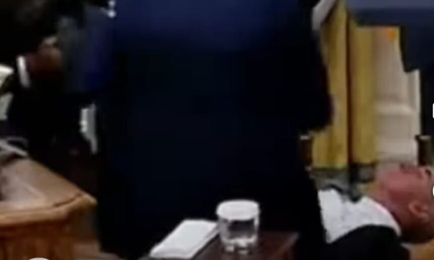 f9183dfd-68d0-435b-a506-c06ce532f4b8 Official collapses during Trump press conference